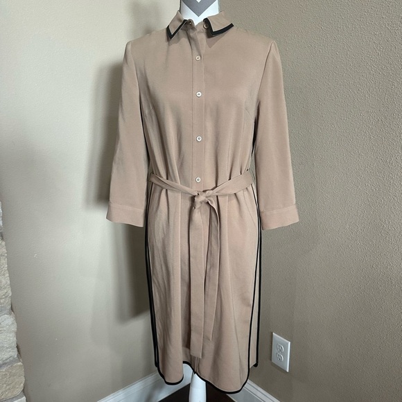 ANN TAYLOR Tan Shirt Dress with Black Trim Outline and sash/tie, Size M - Picture 4 of 11
